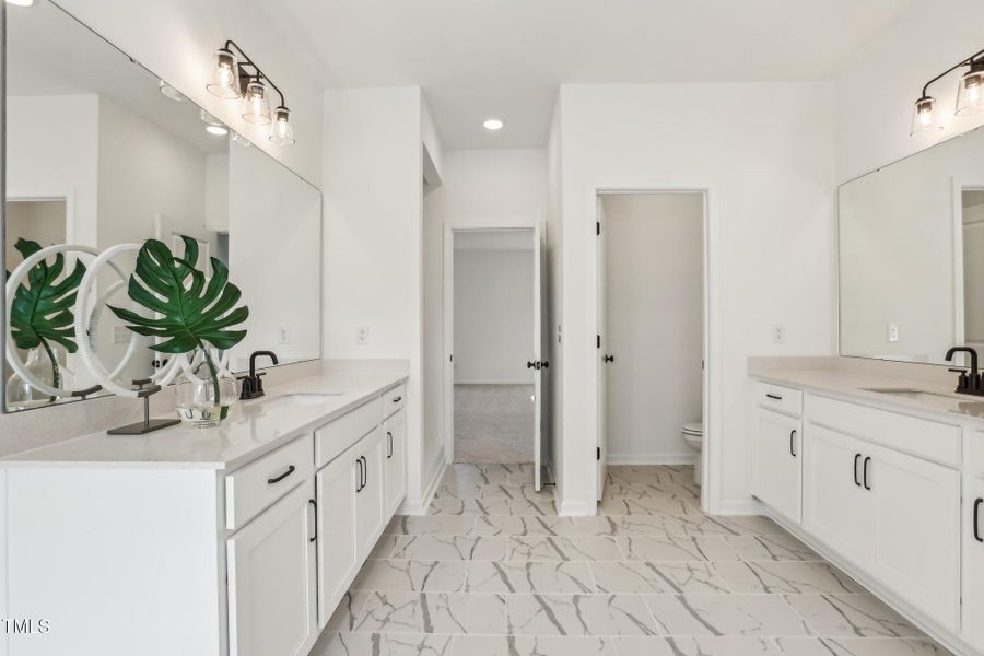 32-web-or-mls-Oakfields 1-032