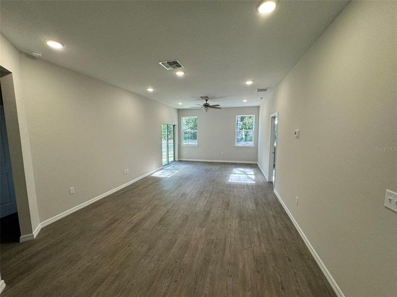Spacious, unfurnished interior of a new home in , Eustis (Image 7).