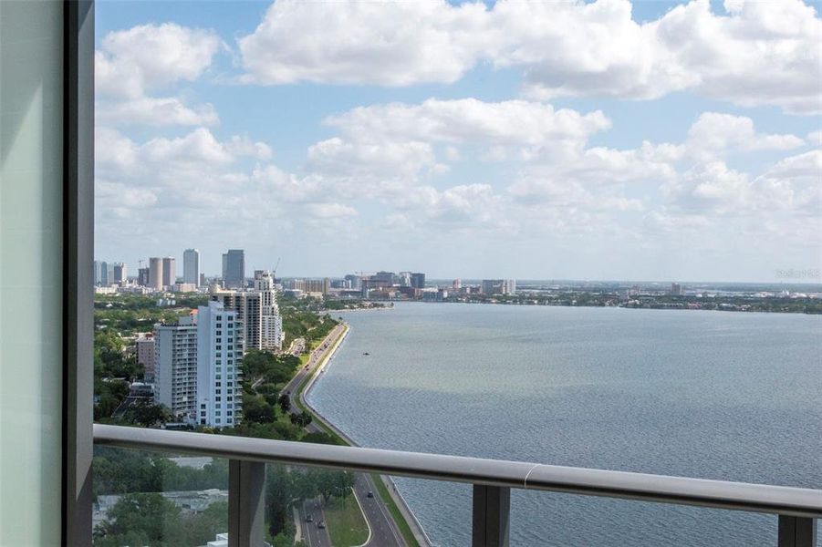 Condo located in Tampa, FL showcasing its design and architecture (Image 52). Condo located in Tampa, FL showcasing its design and architecture (Image 52).