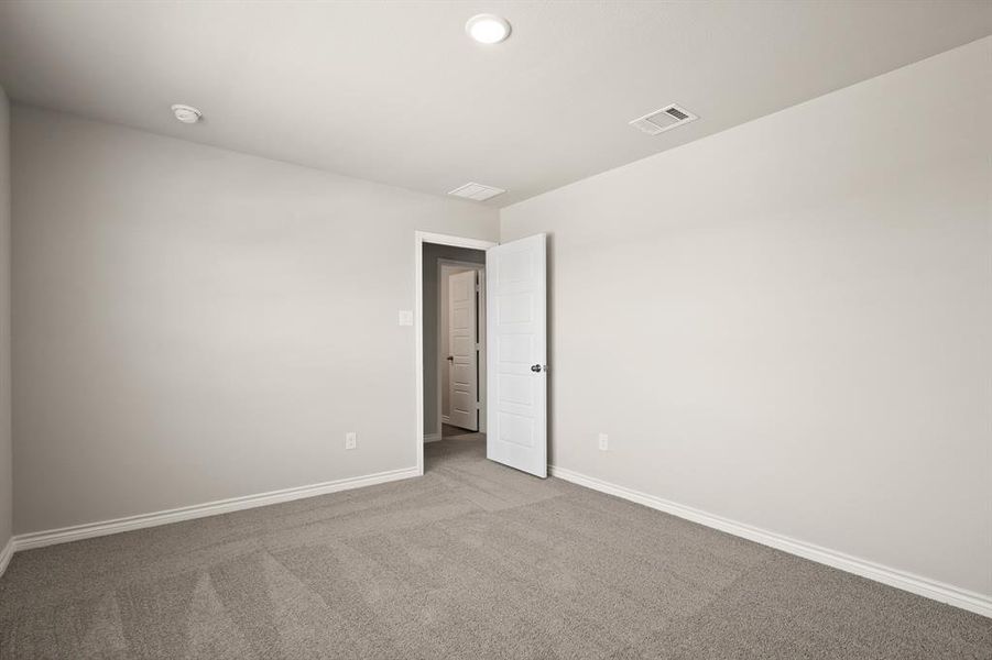 Spacious, unfurnished interior of a new home in Rocky Creek Crossing, Fort Worth (Image 18). Spacious, unfurnished interior of a new home in Rocky Creek Crossing, Fort Worth (Image 18).