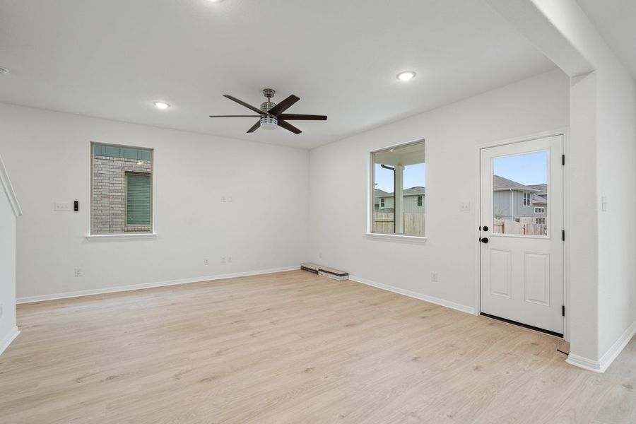 012_dsc01149_1_1_901 012_dsc01149_1_1_901