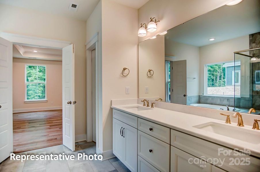Furnished interior view inside a new home in Robinson Oaks, Gastonia (Image 8).
