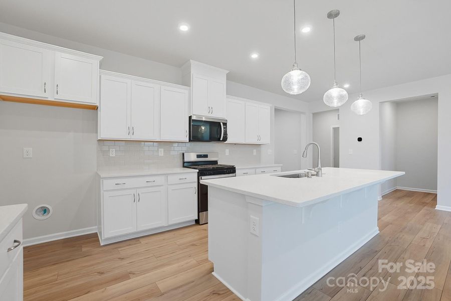 Furnished interior view inside a new home in Waxhaw Landing, Monroe (Image 7). Furnished interior view inside a new home in Waxhaw Landing, Monroe (Image 7).