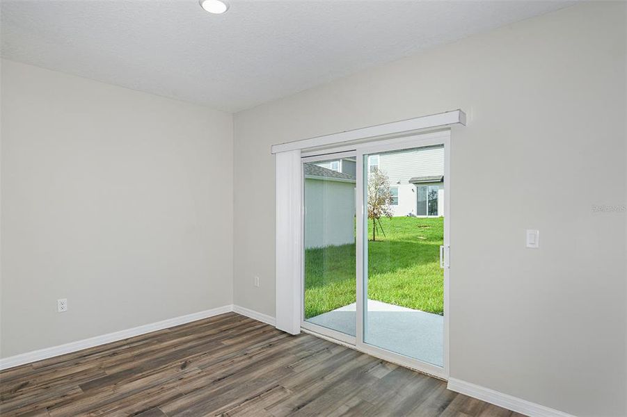 Spacious, unfurnished interior of a new home in Scenic Terrace, Haines City (Image 17).