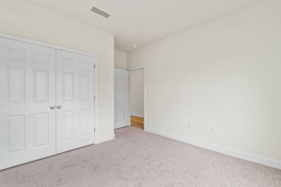 Spacious, unfurnished interior of a new home in Natureview, Freeport (Image 36).