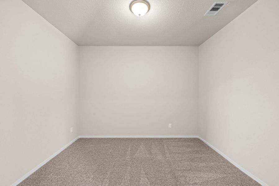Spacious, unfurnished interior of a new home in Creekhaven, Rosharon (Image 14).