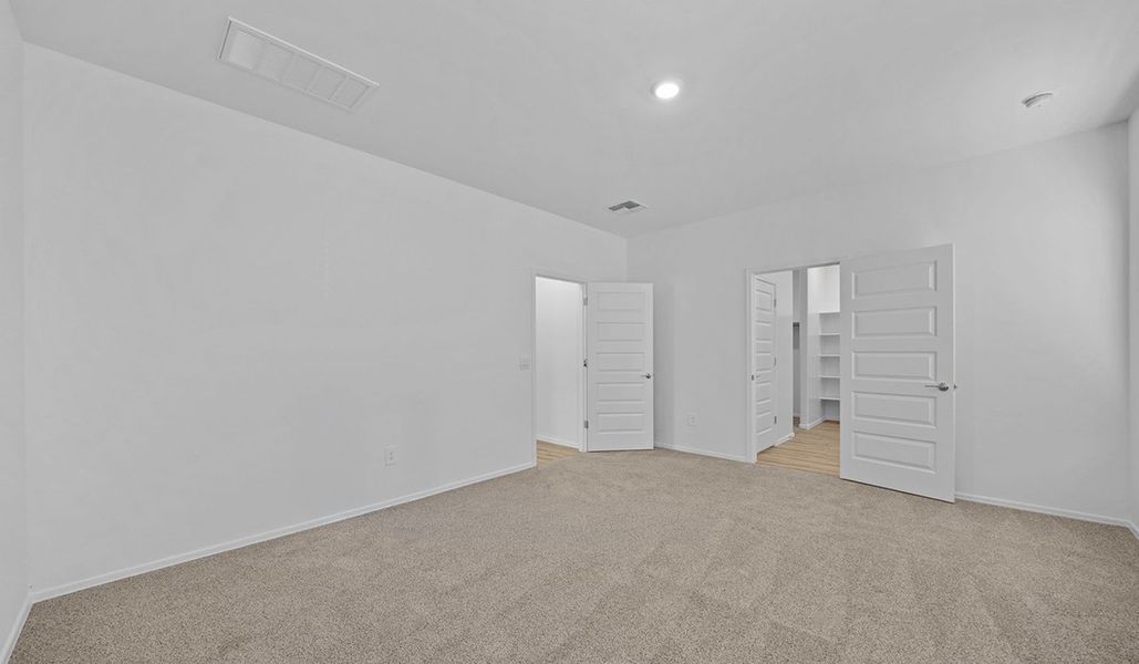 Representative unfurnished interior of a home built from the Lakeway - H40L by D.R. Horton in Sycamore Vista, Vail (Image 35).