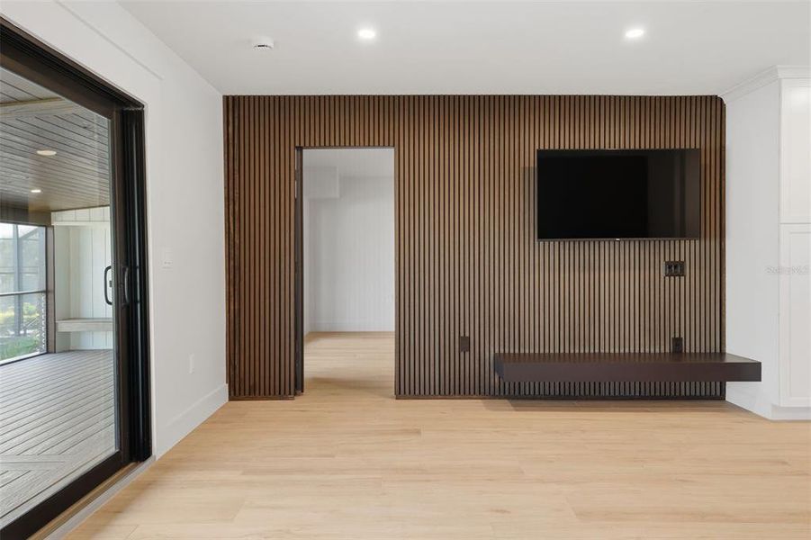 Spacious, unfurnished interior of a new home in , Englewood (Image 27).