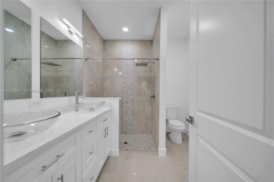 Furnished interior view inside a new home in , Lehigh Acres (Image 11).