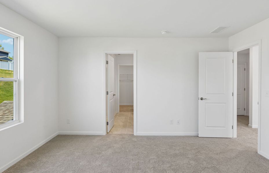 Spacious, unfurnished interior of a new home in Independence at Carter's Station, Columbia (Image 18).