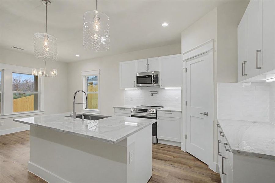 Furnished interior view inside a new home in , Dallas (Image 6).