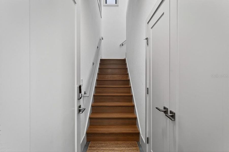 Spacious, unfurnished interior of a new home in , New Smyrna Beach (Image 28).