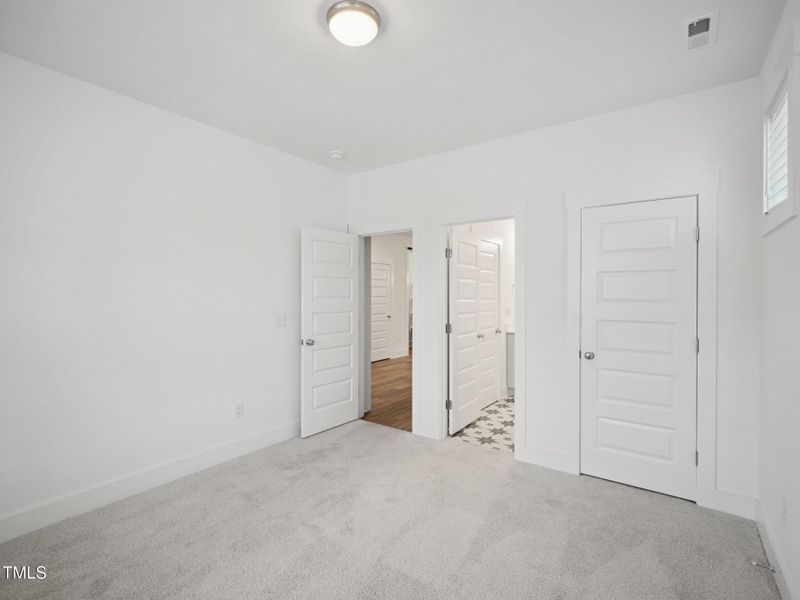 22-web-or-mls-Big Bradley Dr-L1209-020