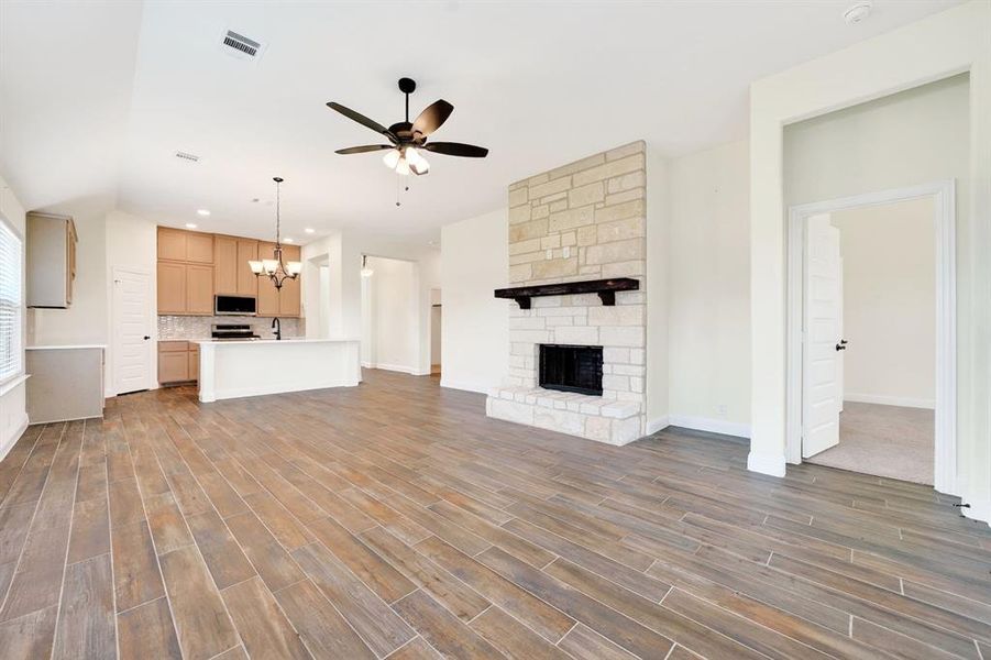 Spacious, unfurnished interior of a new home in Stone River Glen, Royse City (Image 36). Spacious, unfurnished interior of a new home in Stone River Glen, Royse City (Image 36).