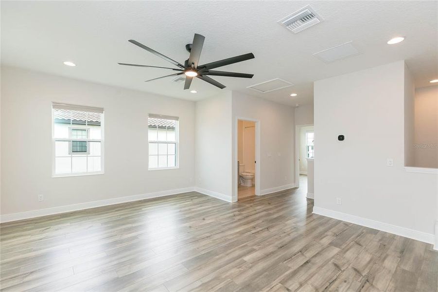 Spacious, unfurnished interior of a new home in , San Antonio (Image 50).