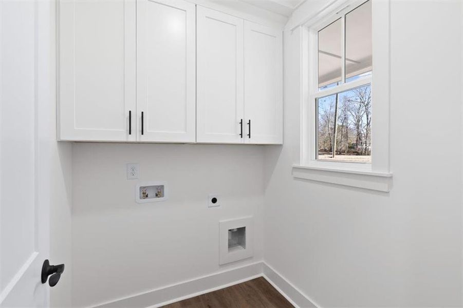 Spacious, unfurnished interior of a new home in , Waleska (Image 45).