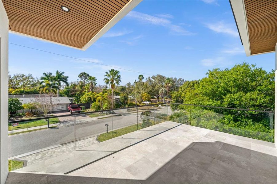 Exterior details and patio area of a home in , Sarasota (Image 4).