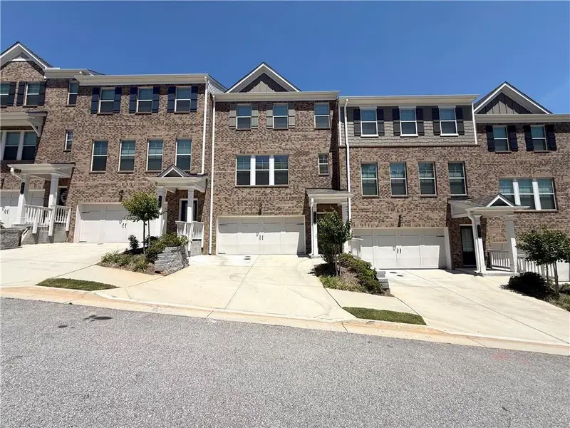 Condo located in Mableton, GA showcasing its design and architecture (Image 4).