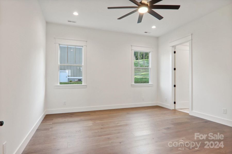 Spacious, unfurnished interior of a new home in , Hendersonville (Image 11).