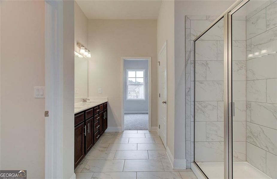 Furnished interior view inside a new home in Ponderosa Farms Manor, Gainesville (Image 18).
