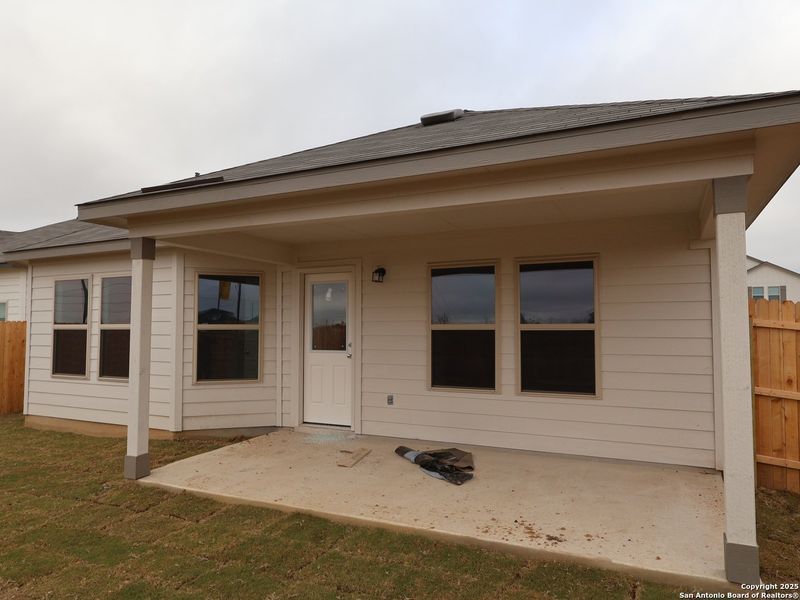 Exterior details and patio area of a home in Agave, San Antonio (Image 20).