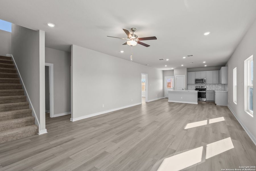 Spacious, unfurnished interior of a new home in Garden Grove, San Antonio (Image 16).