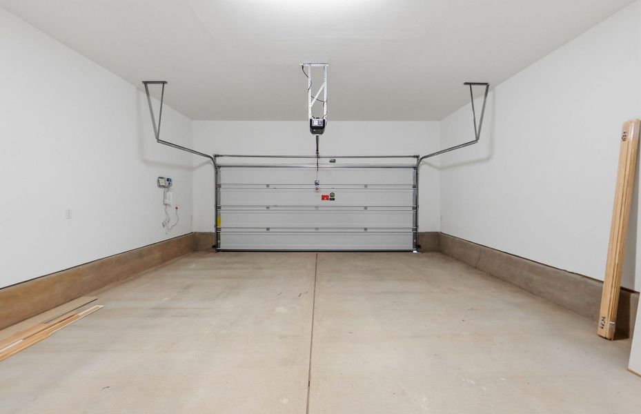 Spacious, unfurnished interior of a new home in Sun City Texas, Georgetown (Image 27). Spacious, unfurnished interior of a new home in Sun City Texas, Georgetown (Image 27).