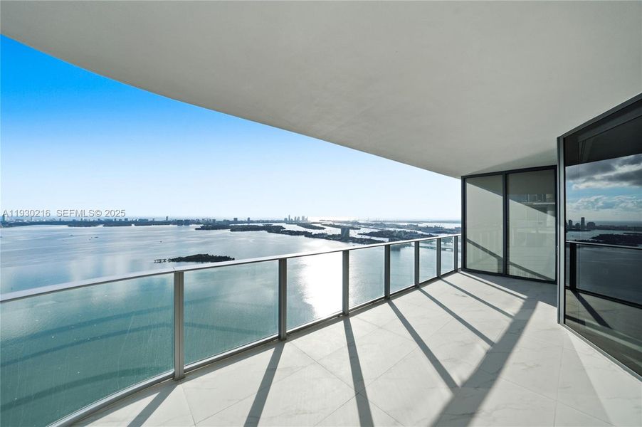 Condo located in Miami, FL showcasing its design and architecture (Image 26).