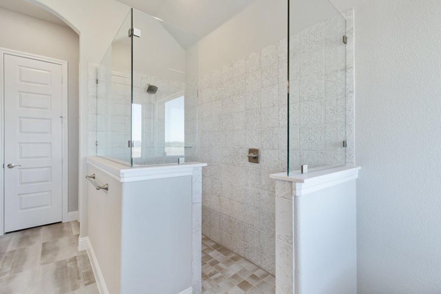 Primary Bathroom | Concept 2915 at The Meadows in Gunter, TX by Landsea Homes