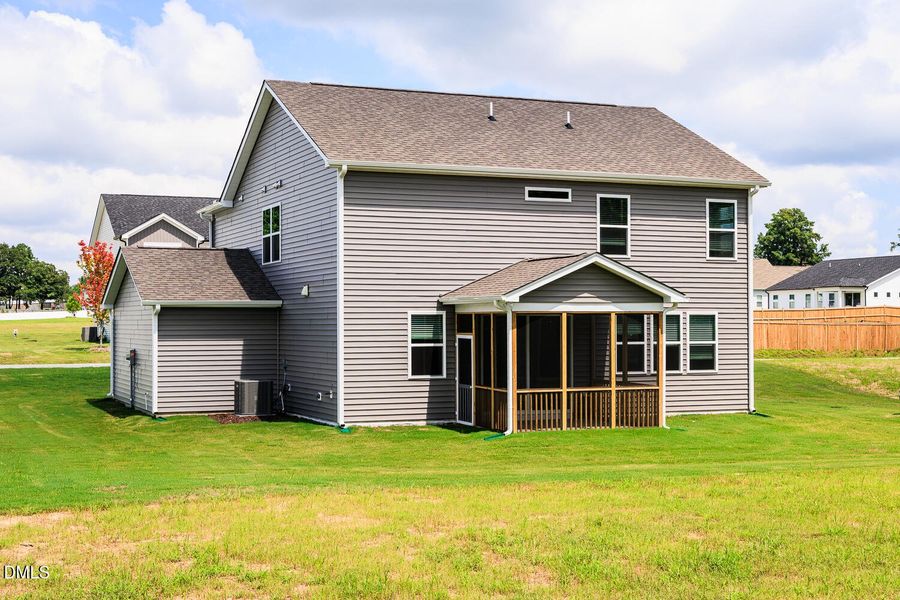 RDU_BeverlyPlace_Lot126_Redwood_QMI_ExtR