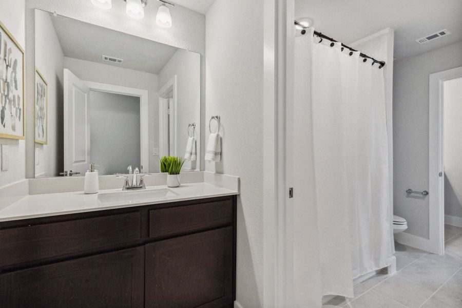 Furnished interior view inside a new home in Dove Hollow, Waxahachie (Image 23).