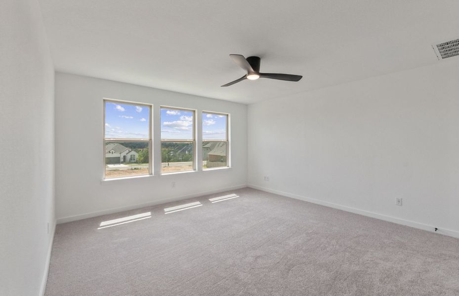Spacious, unfurnished interior of a new home in Wolf Ranch, Georgetown (Image 49).