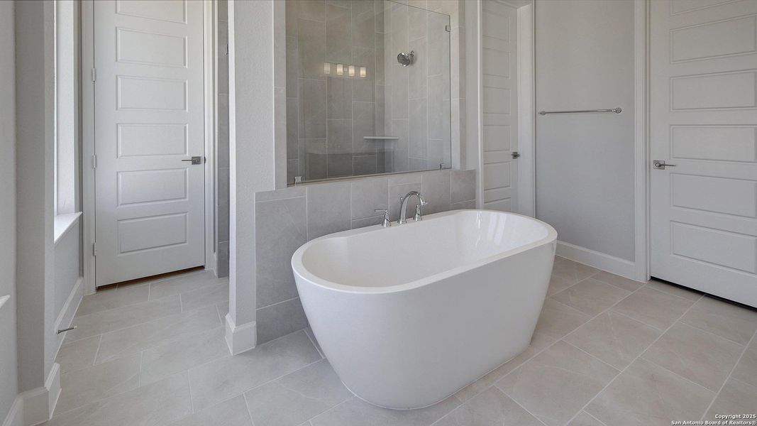 Furnished interior view inside a new home in Esperanza 60', Boerne (Image 13).