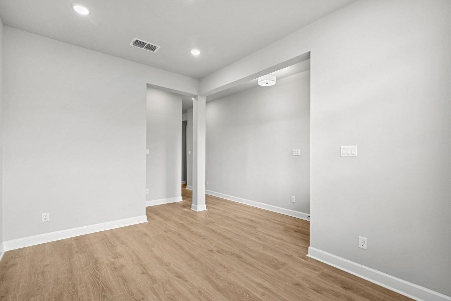 Spacious, unfurnished interior of a new home in Harvest Green 45', Richmond (Image 23).