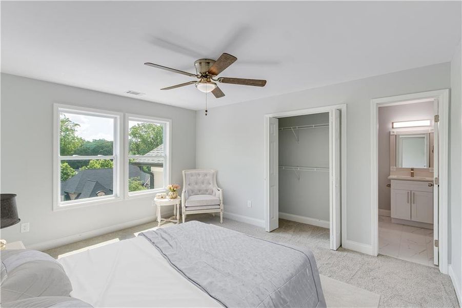 Furnished interior view inside a new home in , Gainesville (Image 11).