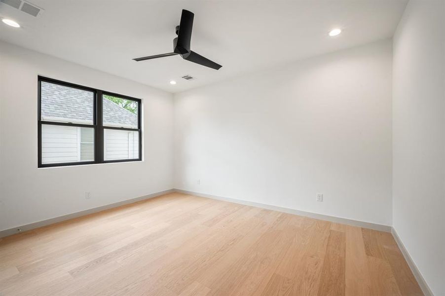 Spacious, unfurnished interior of a new home in , Dallas (Image 22).