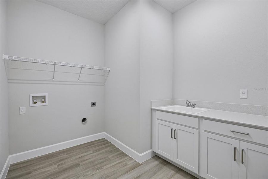 Spacious, unfurnished interior of a new home in Hawk's Overlook, Oviedo (Image 19). Spacious, unfurnished interior of a new home in Hawk's Overlook, Oviedo (Image 19).