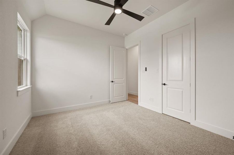 Spacious, unfurnished interior of a new home in Bella Crossing, Fort Worth (Image 39).