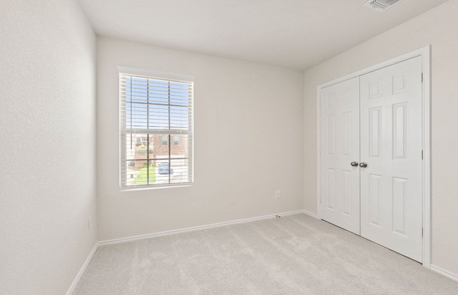 Spacious, unfurnished interior of a new home in Sonterra, Jarrell (Image 26).