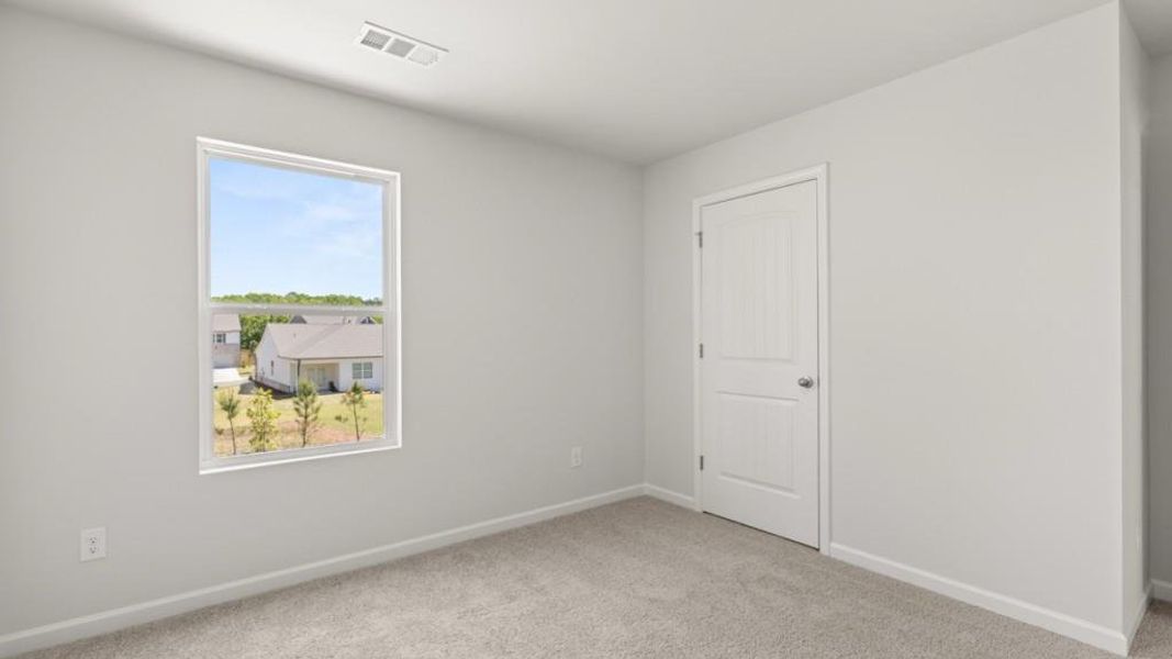 Spacious, unfurnished interior of a new home in Parkside at Carter Grove, Cartersville (Image 32).