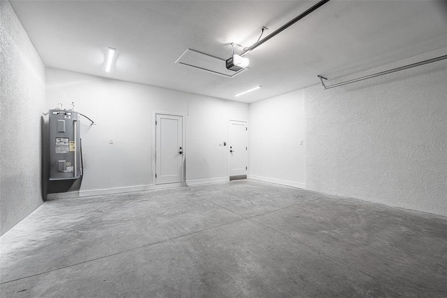 Spacious, unfurnished interior of a new home in , Placida (Image 22).