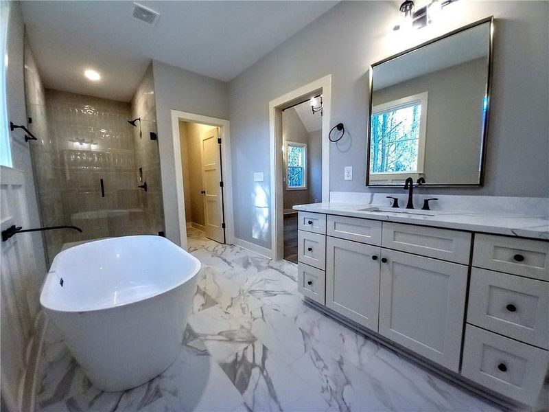 Furnished interior view inside a new home in , Temple (Image 11).