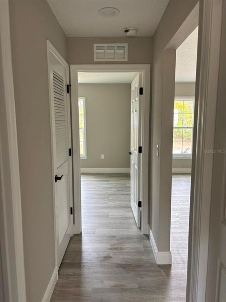 Spacious, unfurnished interior of a new home in , Dunnellon (Image 20).