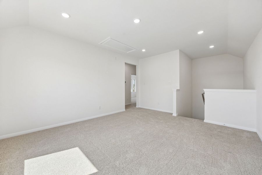 Spacious, unfurnished interior of a new home in Riviera Pines, Huffman (Image 24).