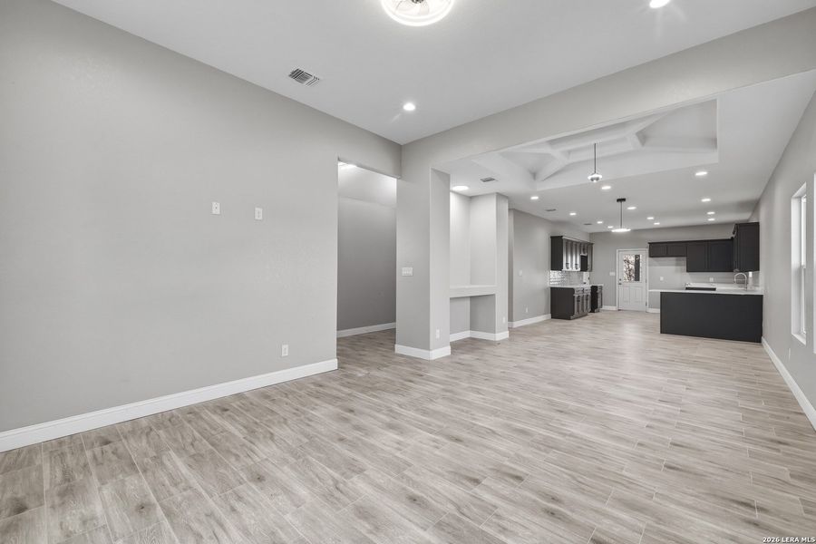 Spacious, unfurnished interior of a new home in , San Antonio (Image 16).