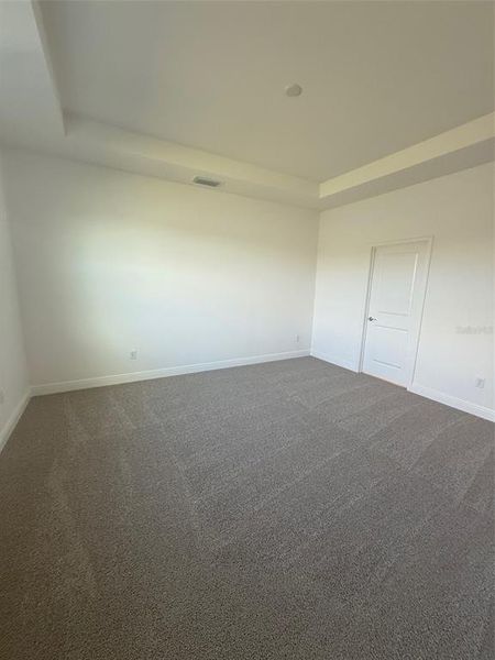 Spacious, unfurnished interior of a new home in , St. Cloud (Image 7).