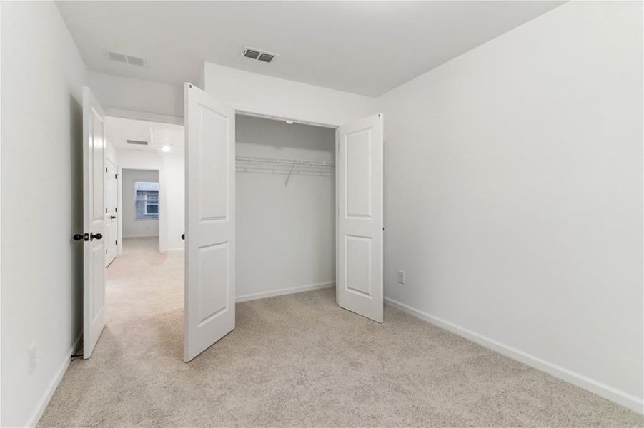 Spacious, unfurnished interior of a new home in Laurelwood, Douglasville (Image 32).