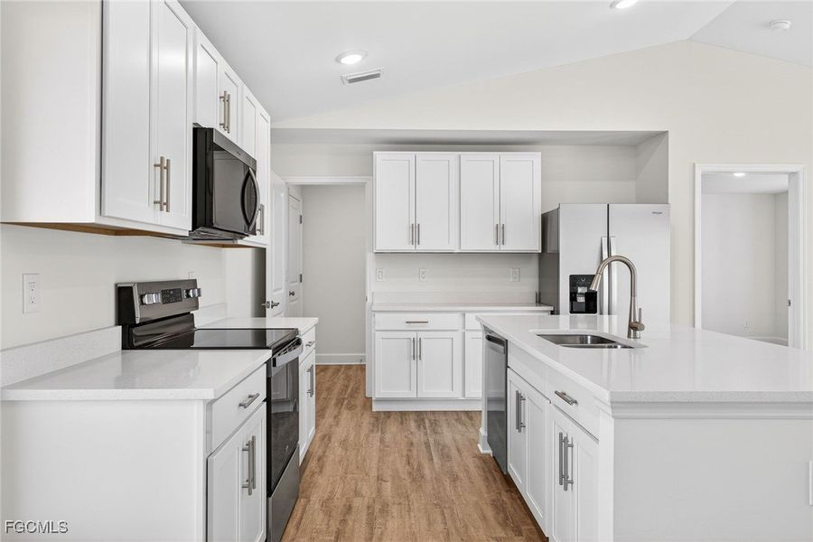 Furnished interior view inside a new home in Cape Coral, Cape Coral (Image 9).