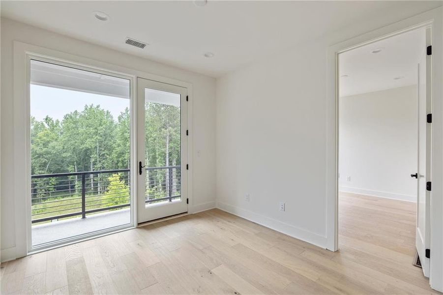 Spacious, unfurnished interior of a new home in , Chattahoochee Hills (Image 18).