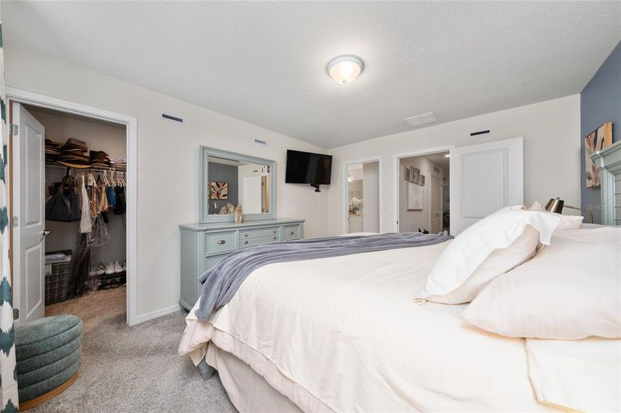 Furnished interior view inside a new home in , Davenport (Image 11).